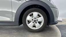 MINI Hatchback 1.5 Cooper Classic 5dr Auto [Nav Pack] Petrol Hatchback